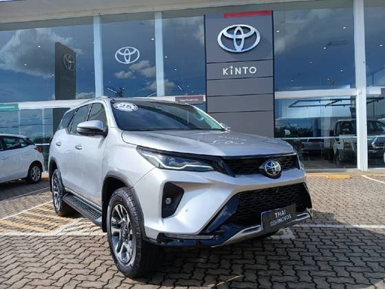 TOYOTA HILUX SW4 2.8 D-4D TURBO DIESEL SRX PLATINUM 4X4 AUTOMÁTICO